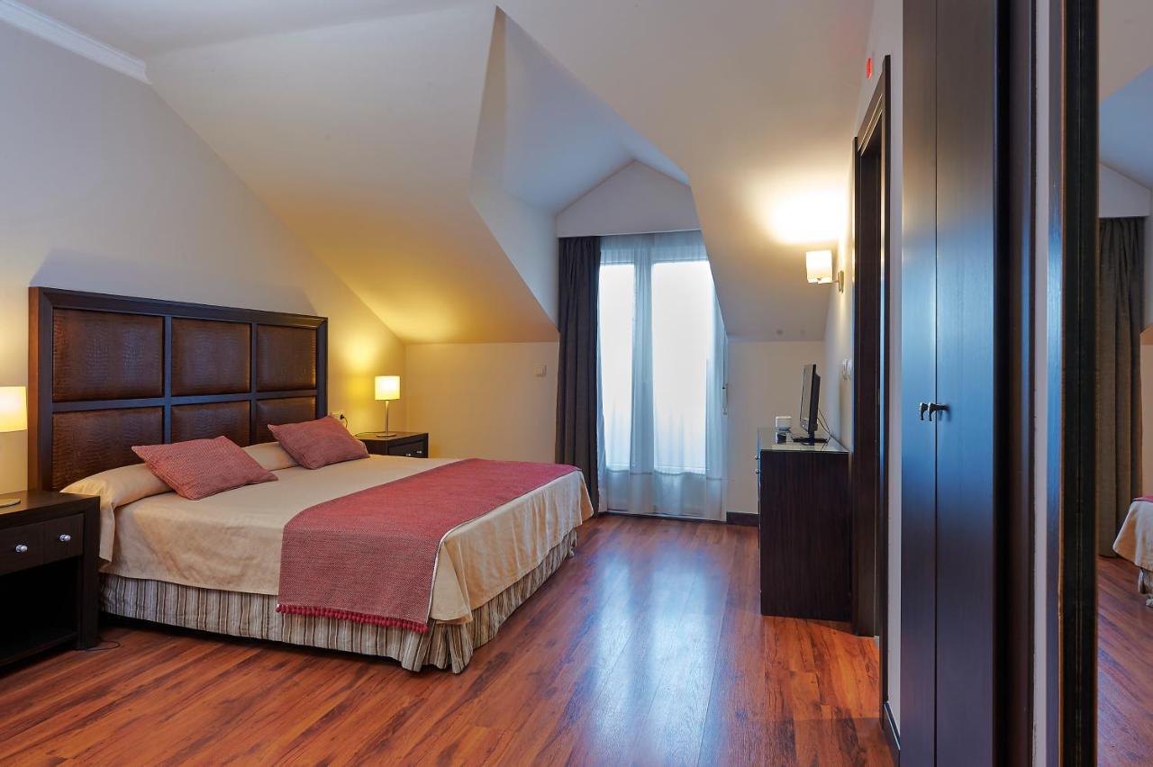 Hotel Las Cabanas Penaranda de Bracamonte Bagian luar foto