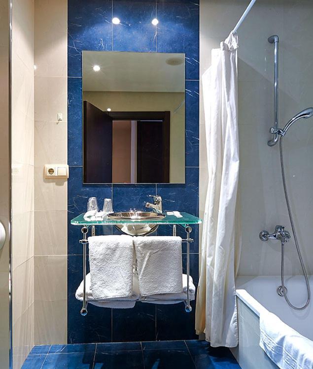 Hotel Las Cabanas Penaranda de Bracamonte Bagian luar foto