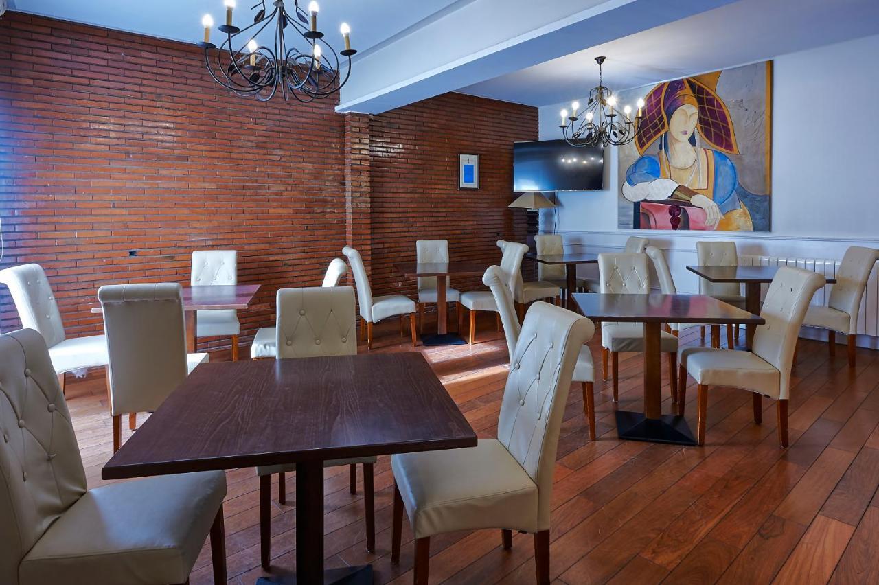 Hotel Las Cabanas Penaranda de Bracamonte Bagian luar foto