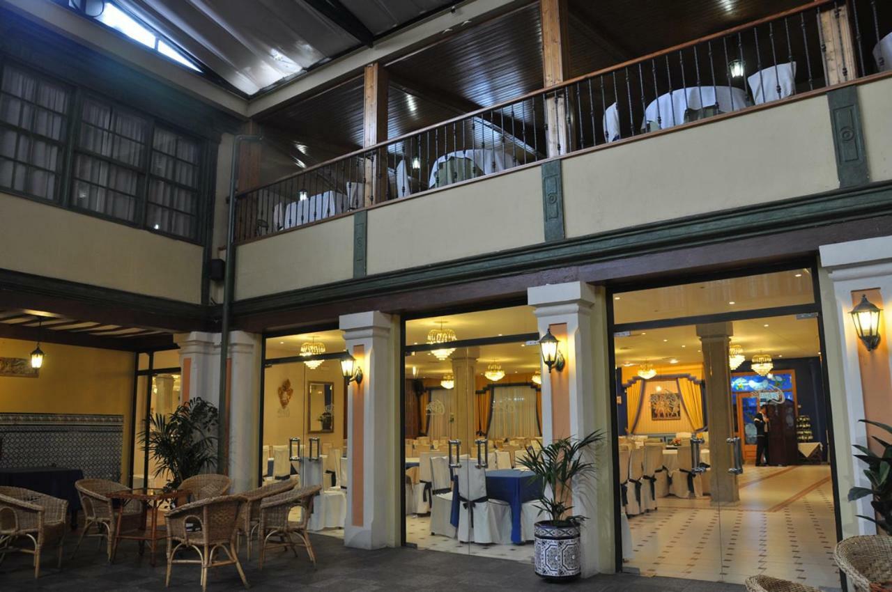 Hotel Las Cabanas Penaranda de Bracamonte Bagian luar foto